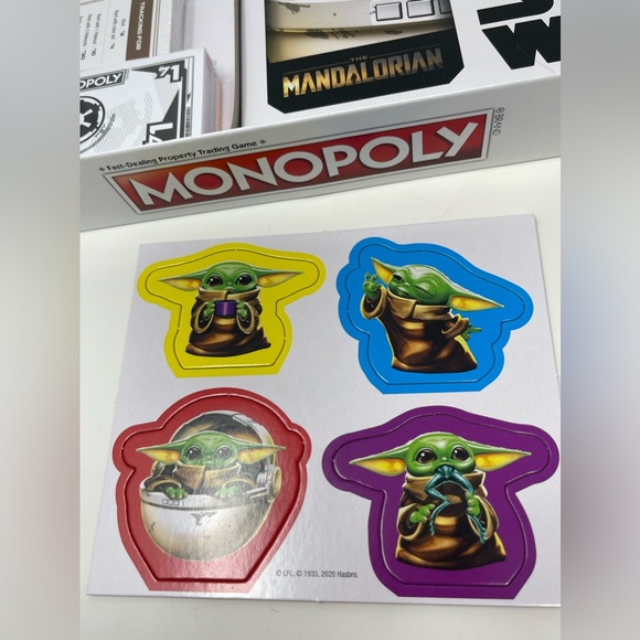 STAR WARS MONOPOLY: The Mandalorian - The Child Edition - Picture 6 of 14